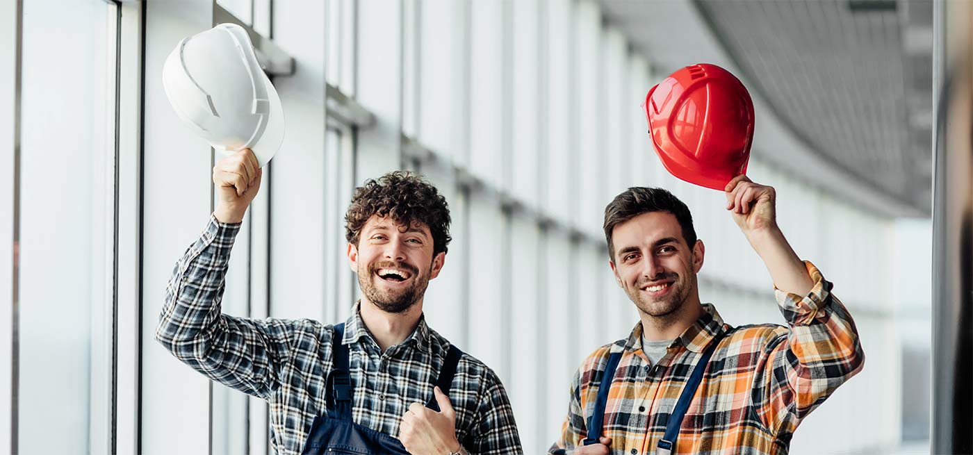 roof-worker-with-helmet roof-worker-with-helmet